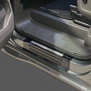 RGM-DOOR-SILL-PROTECTORS-GLOSS-BLACK