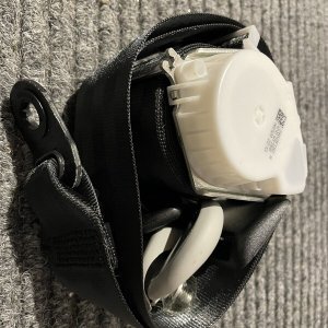 OS seat belt preloved