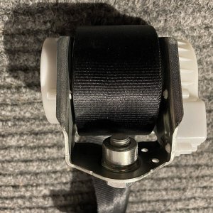 Seatbelt preloved OS